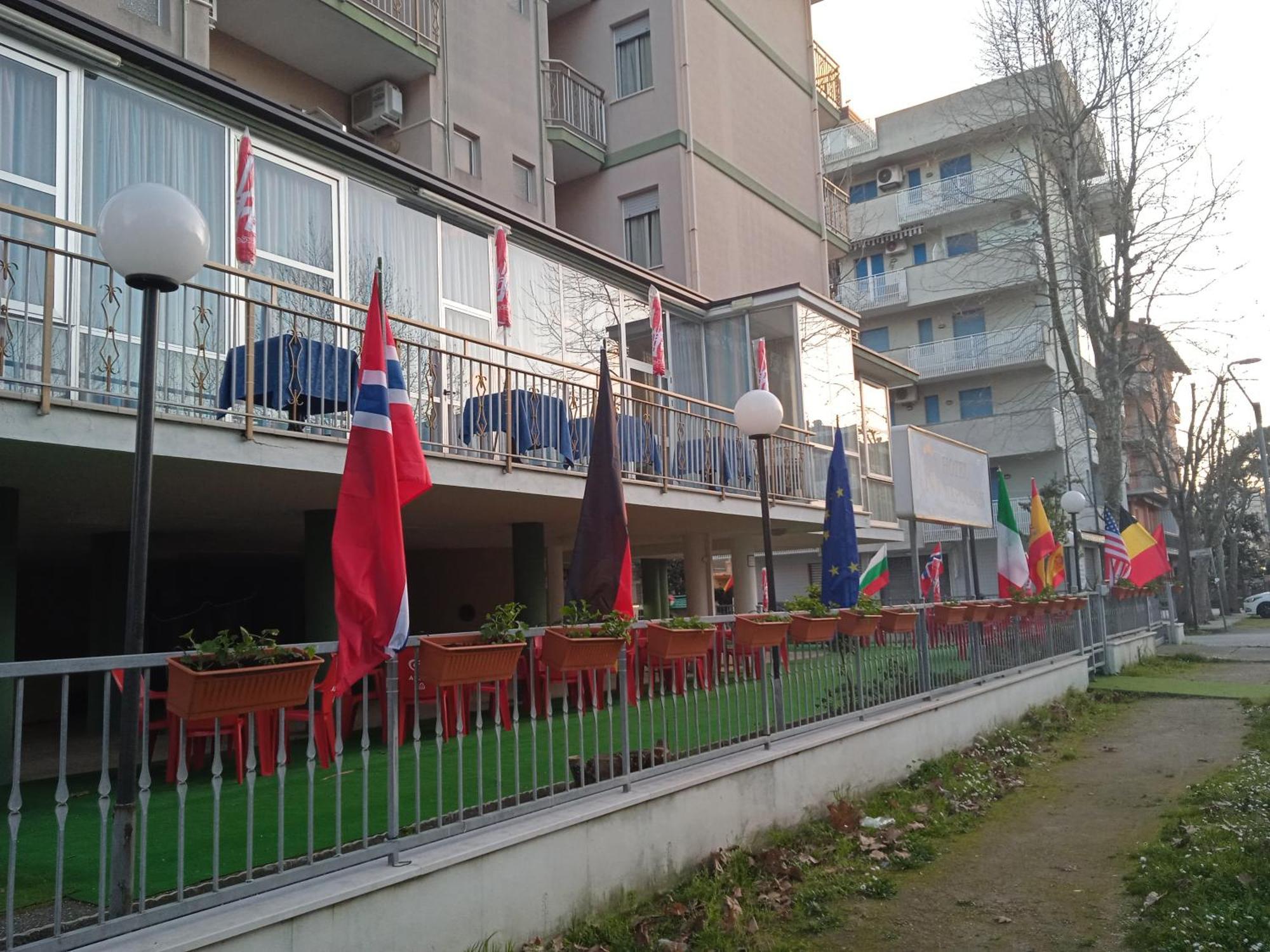 Hotel Napoleon Cesenatico Buitenkant foto