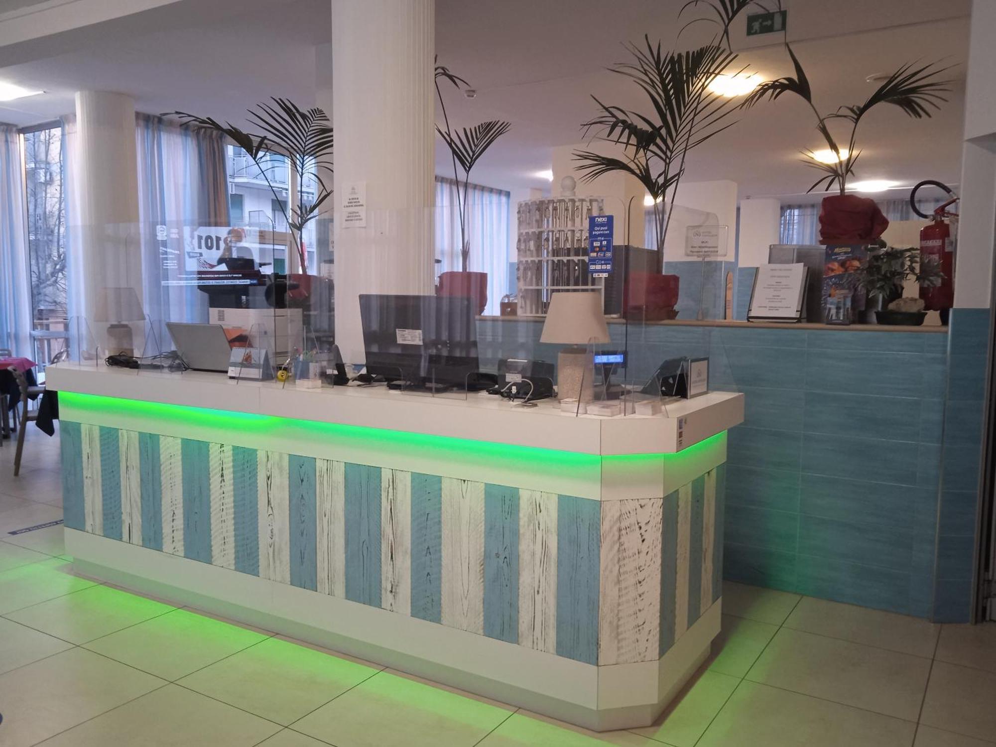 Hotel Napoleon Cesenatico Buitenkant foto