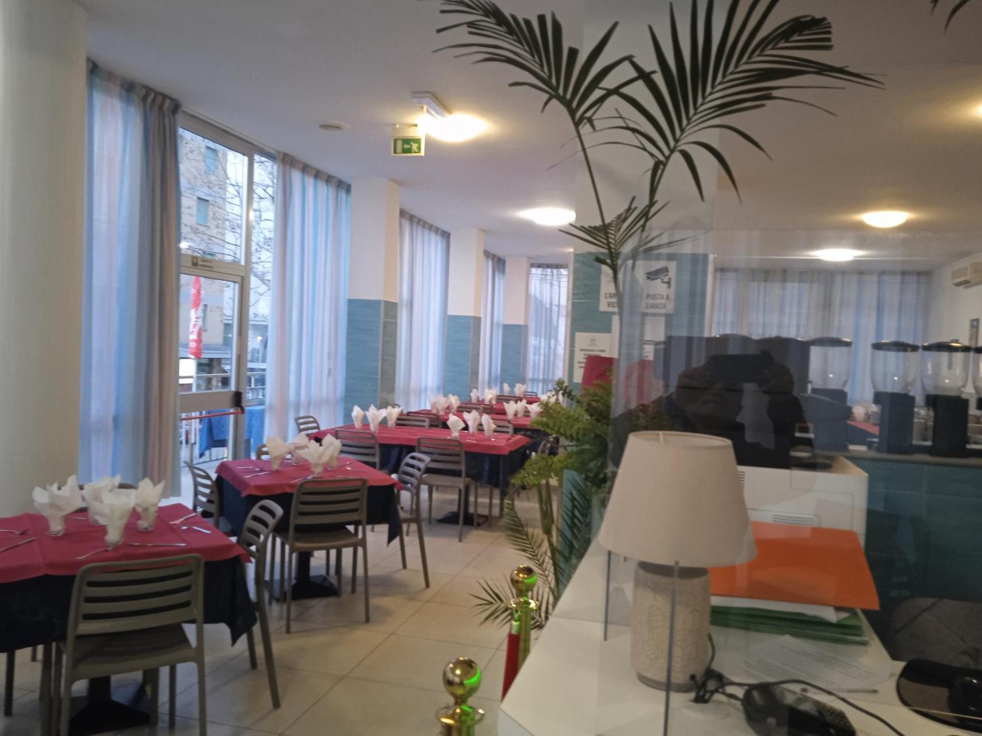 Hotel Napoleon Cesenatico Buitenkant foto