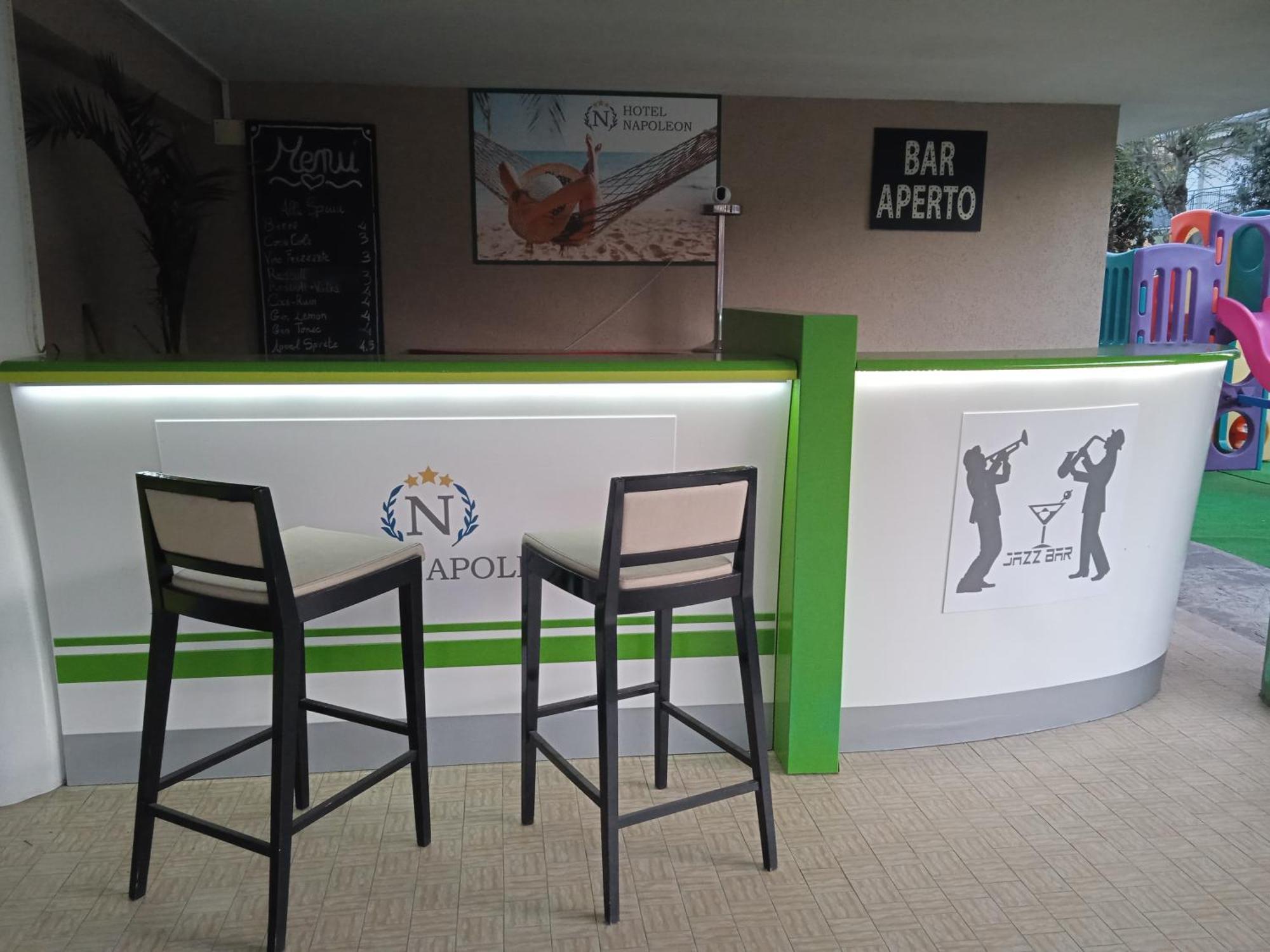 Hotel Napoleon Cesenatico Buitenkant foto