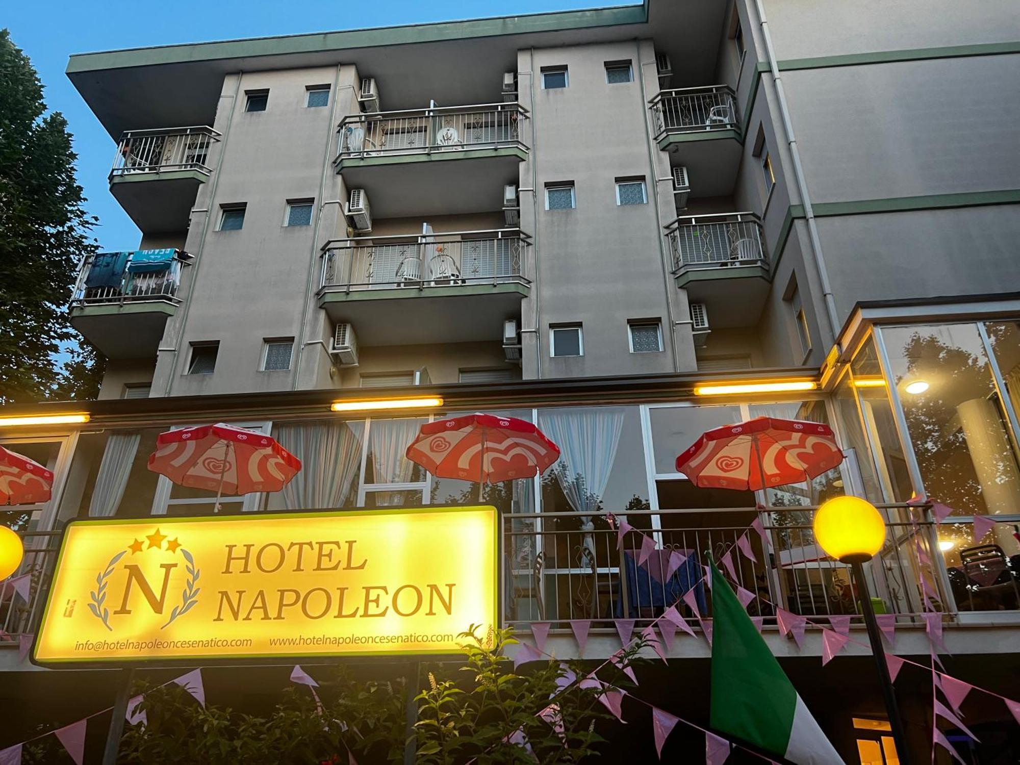 Hotel Napoleon Cesenatico Buitenkant foto