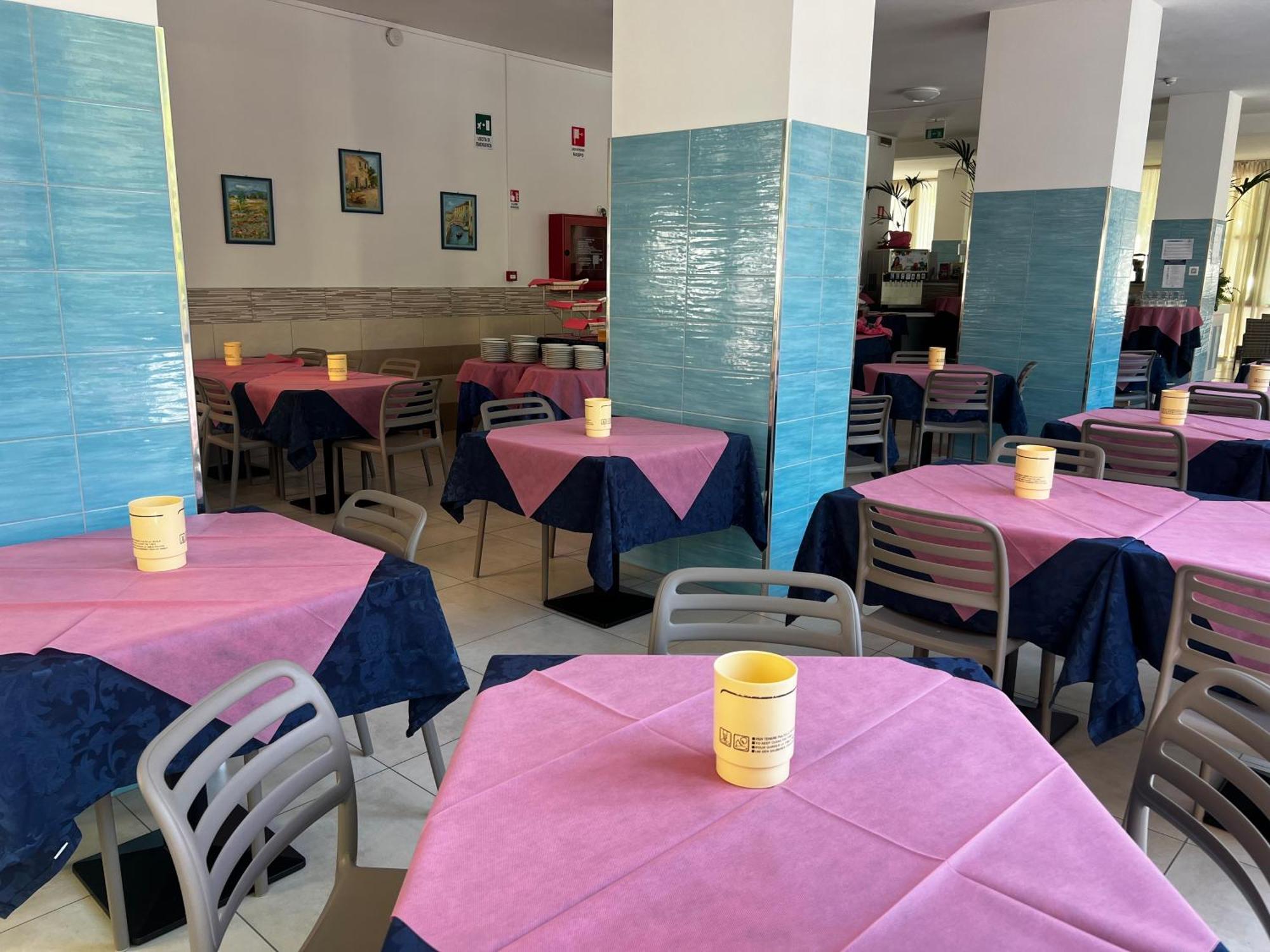 Hotel Napoleon Cesenatico Buitenkant foto