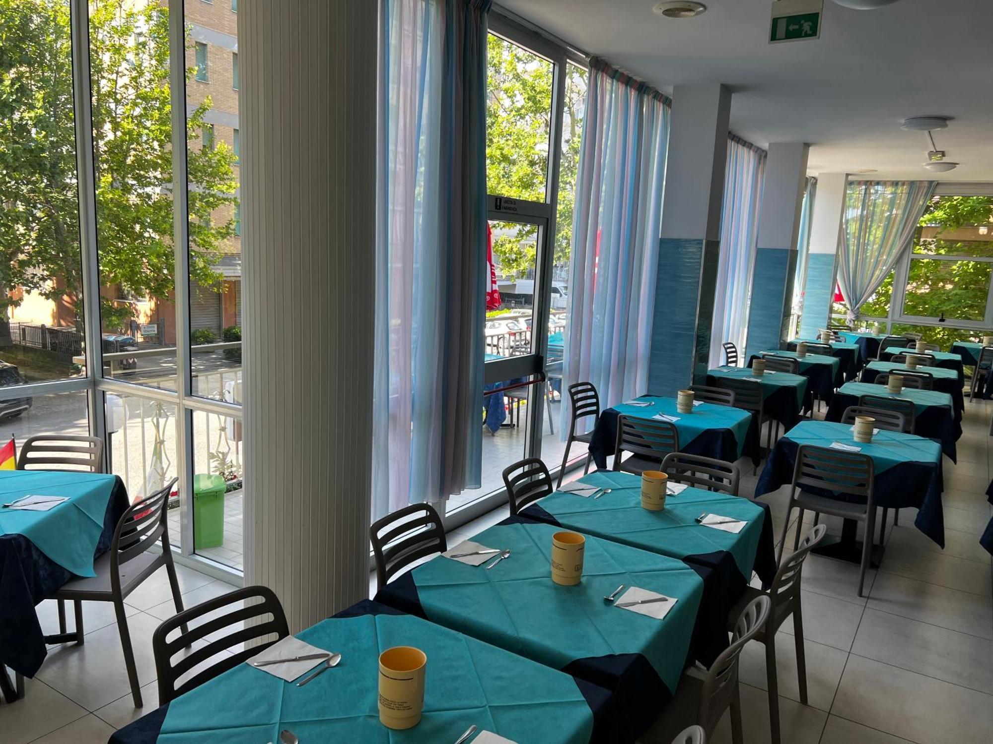 Hotel Napoleon Cesenatico Buitenkant foto