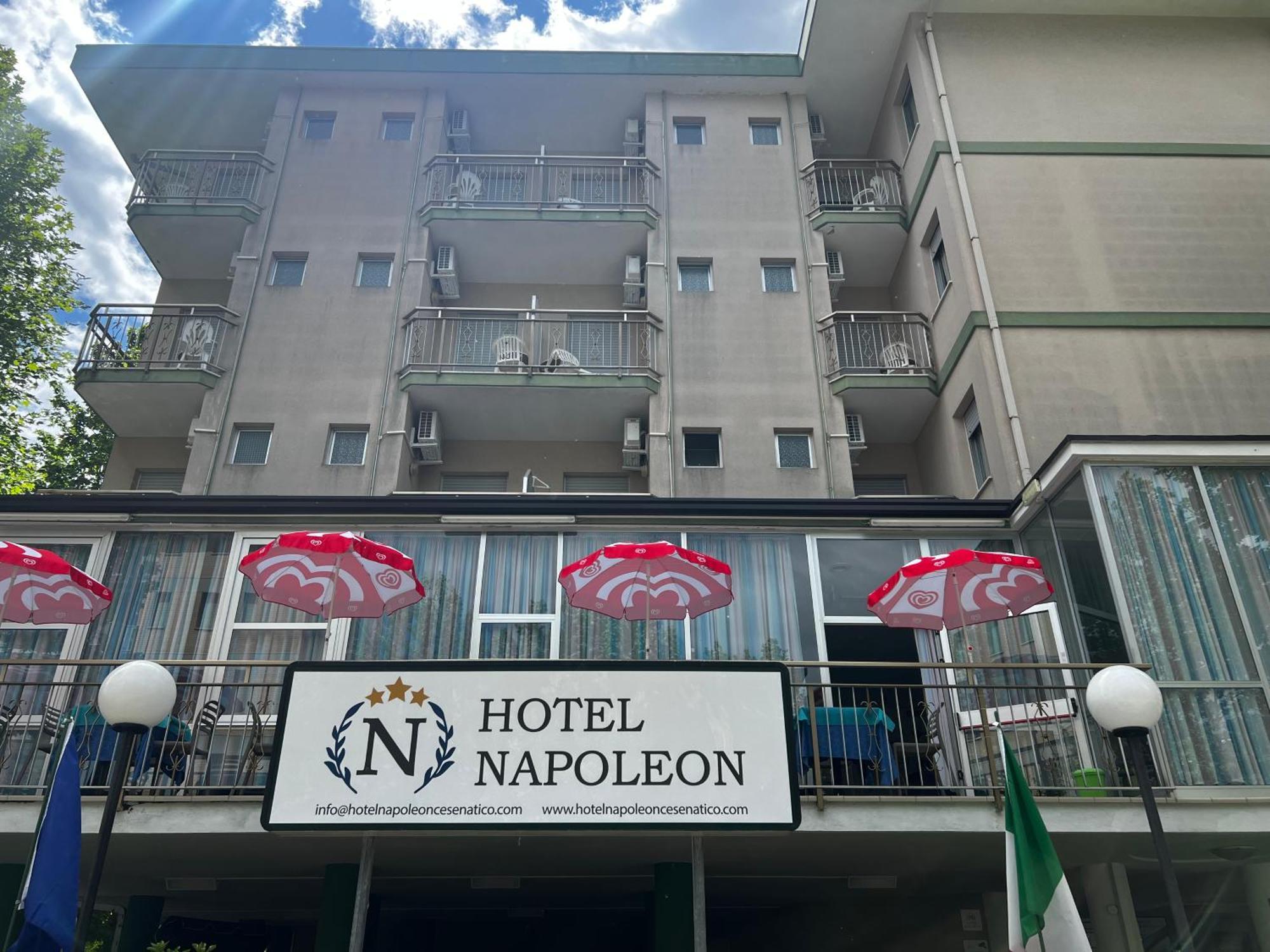 Hotel Napoleon Cesenatico Buitenkant foto