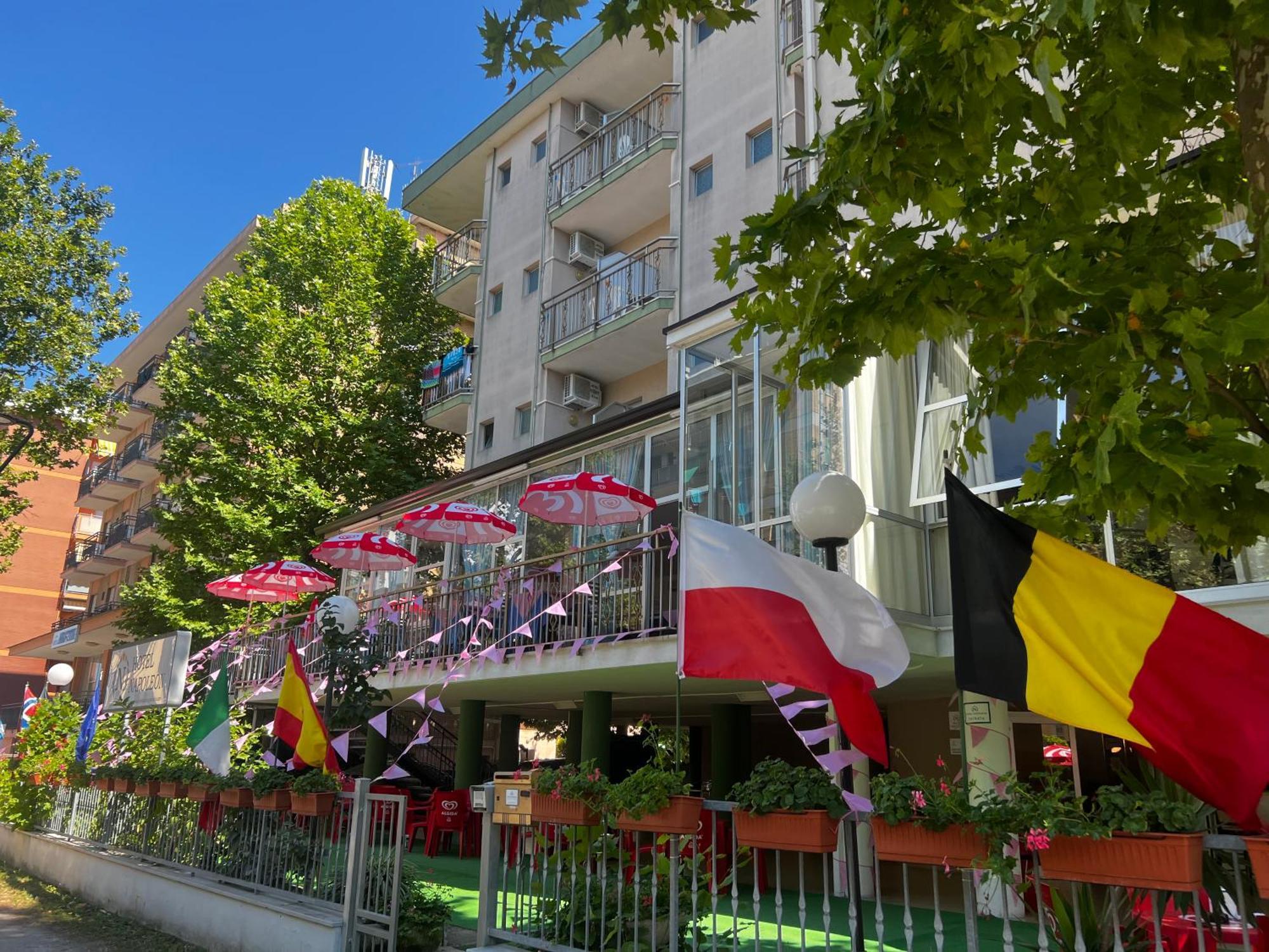 Hotel Napoleon Cesenatico Buitenkant foto