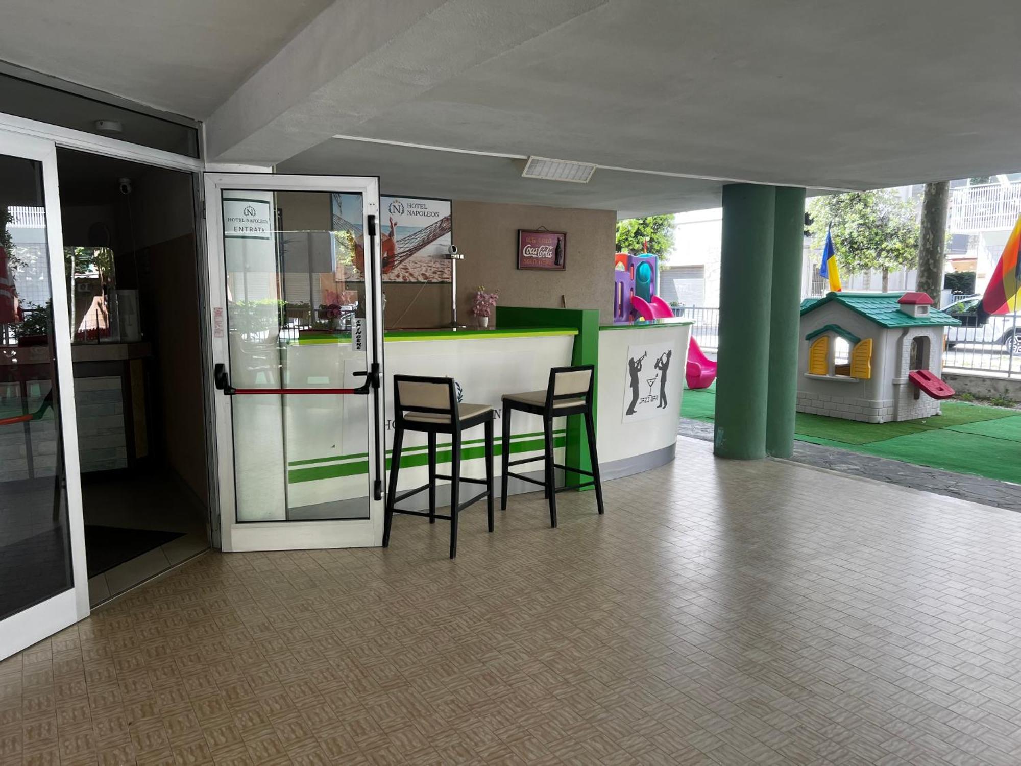 Hotel Napoleon Cesenatico Buitenkant foto