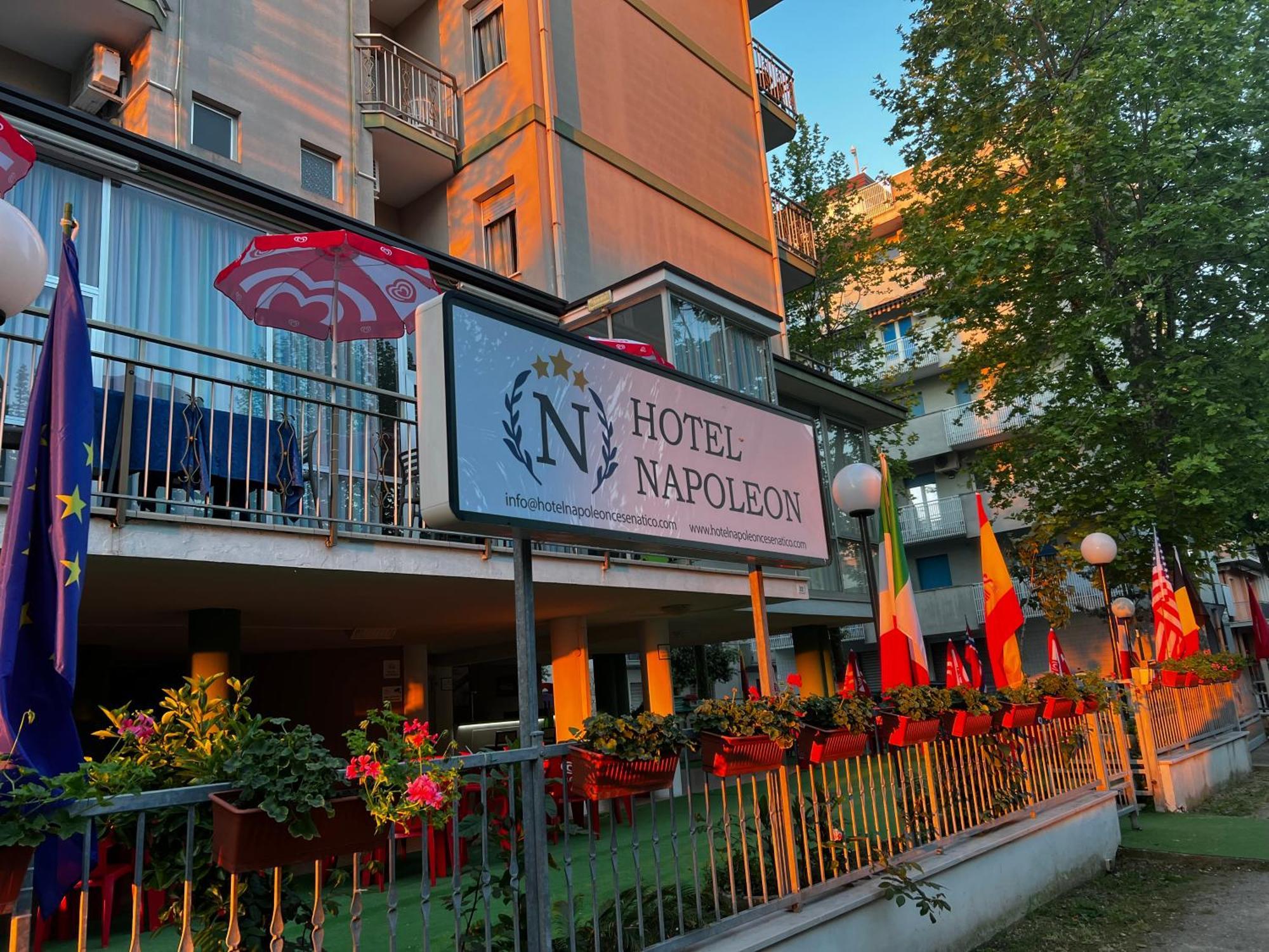 Hotel Napoleon Cesenatico Buitenkant foto